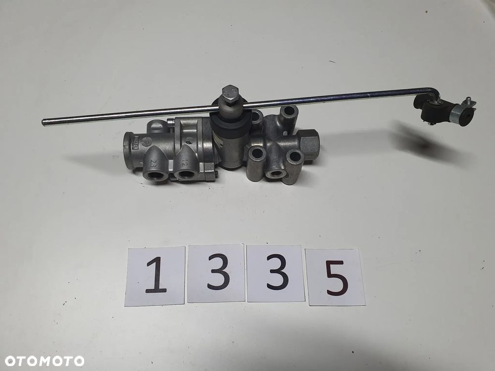 Zawór poziomujący Haldex 612032001, Mercedes LK/LN2, MK, SK, NG - 4