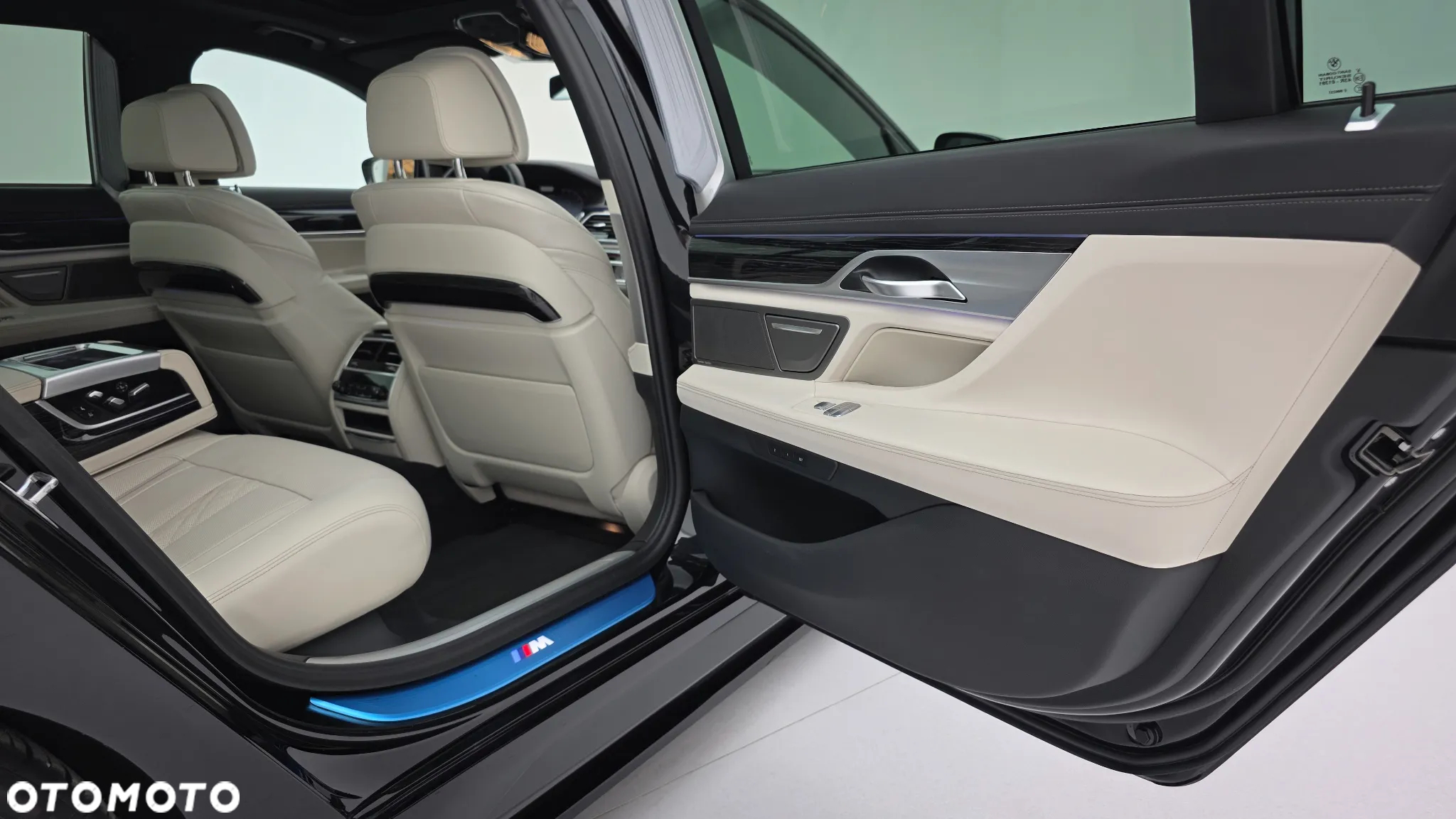 BMW Seria 7 - 32