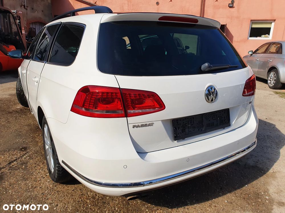 Volkswagen Passat 1.8 TSI DSG Comfortline - 3