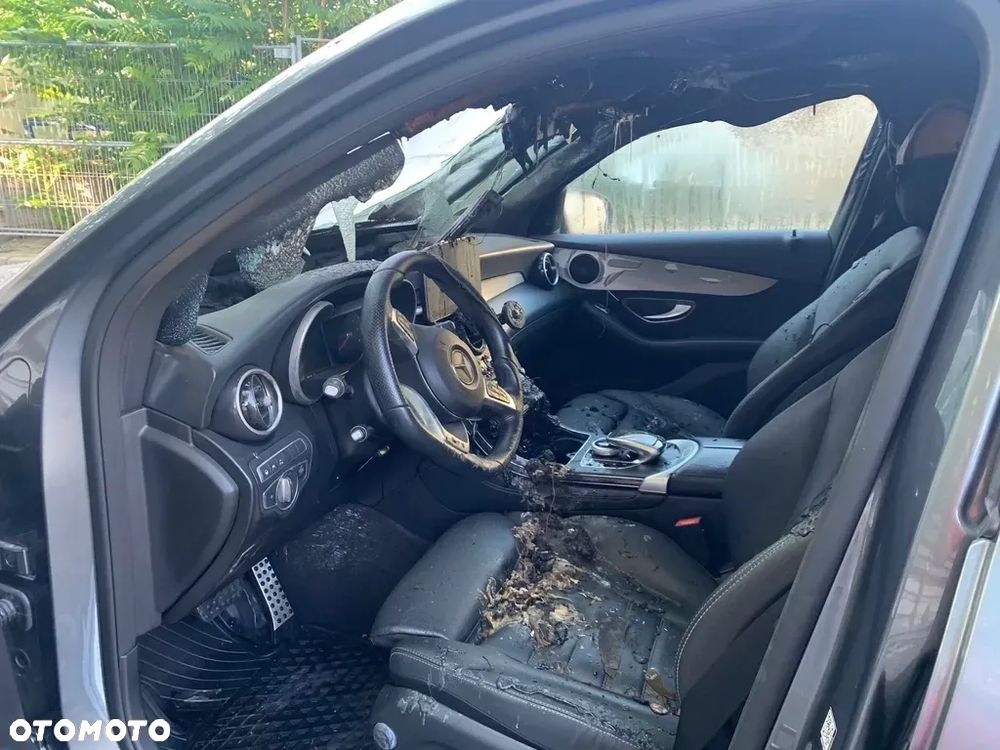 Mercedes-Benz GLC 250 4Matic 9G-TRONIC AMG Line - 6