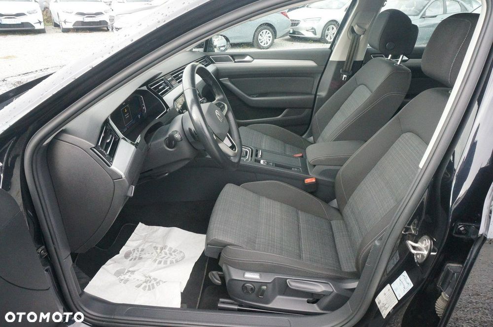 Volkswagen Passat - 21