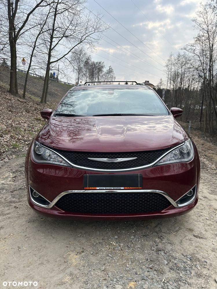 Chrysler Pacifica - 11