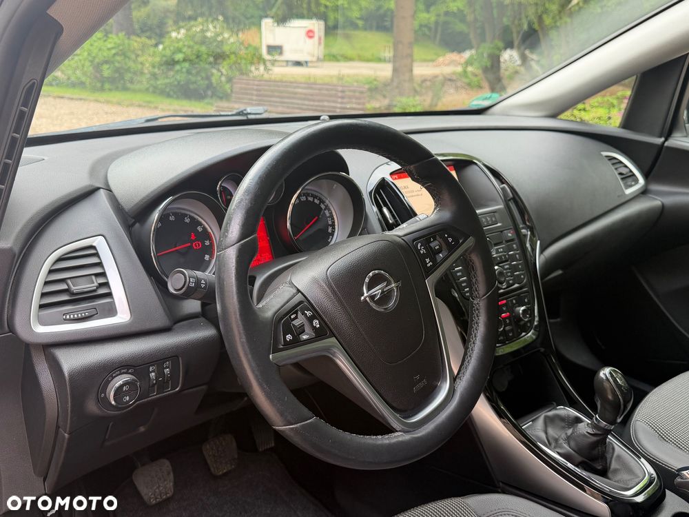 Opel Astra 1.4 Turbo Exklusiv - 11