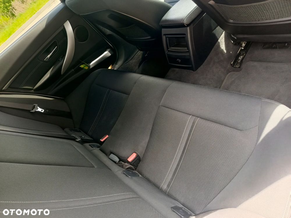BMW Seria 3 318d Edition Luxury Line Purity - 12