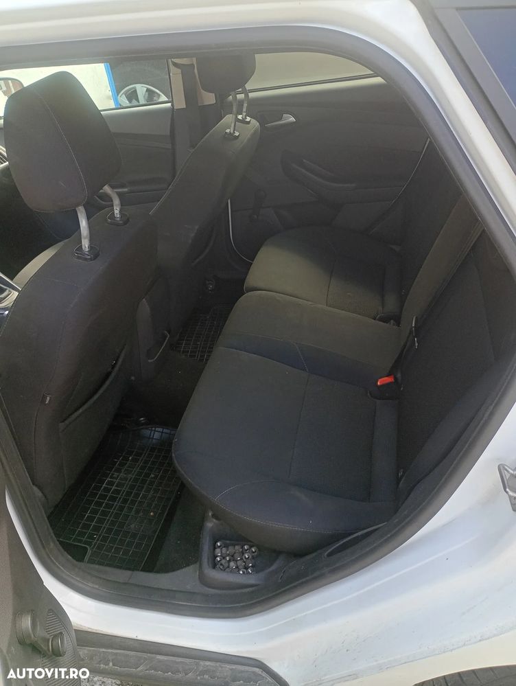 Ford Focus 1.5 TDCi ST-Line - 9