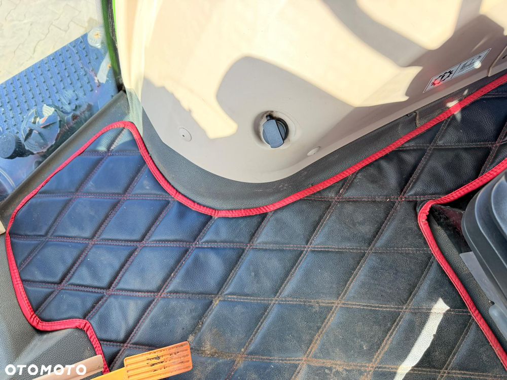 Fendt 828 Vario Profi Plus - 31