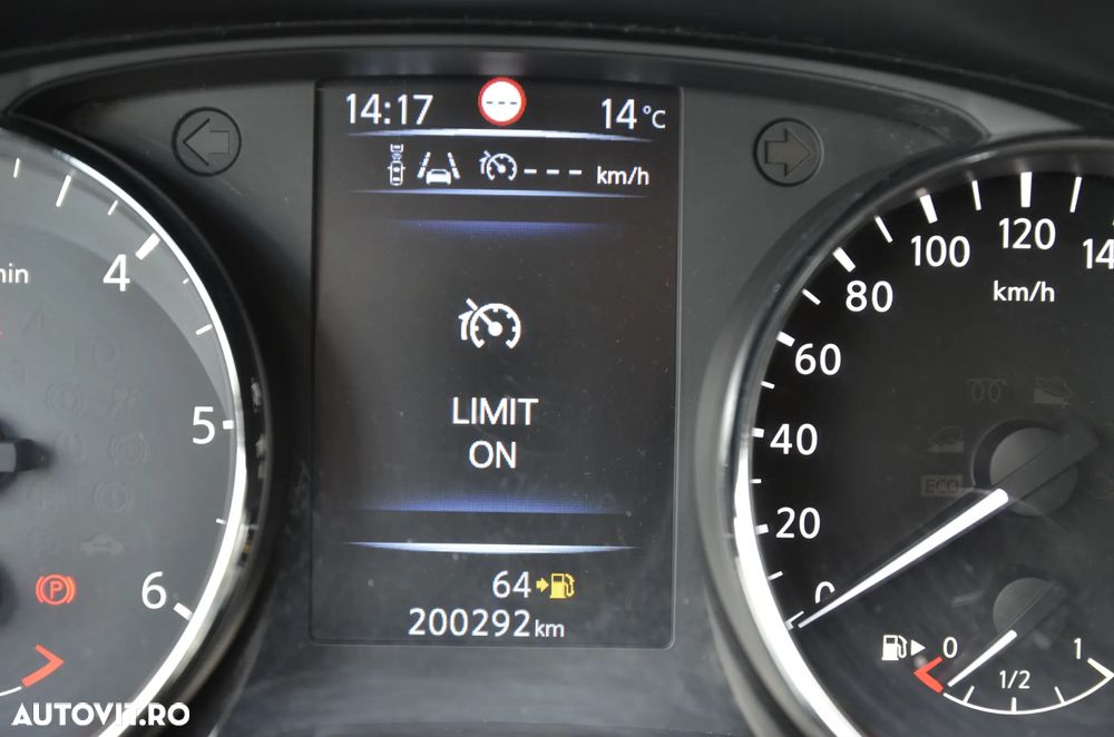 Nissan Qashqai 1.6 DCI DPF Start/Stop acenta - 33