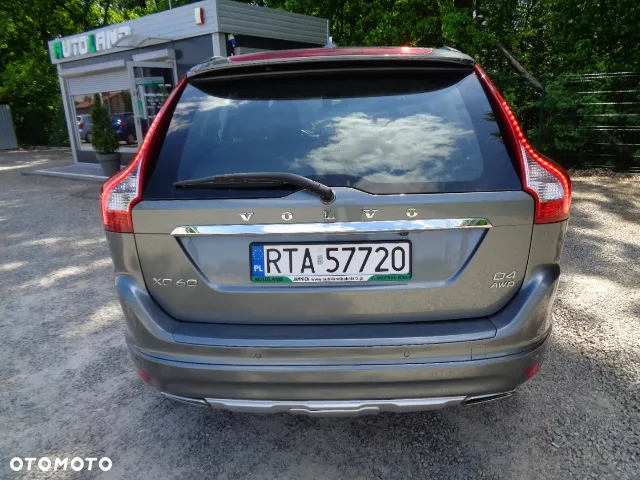 Volvo XC 60 D4 AWD Summum - 4