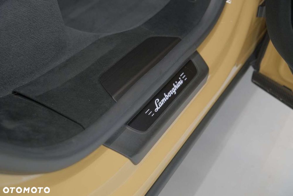 Lamborghini Urus - 36
