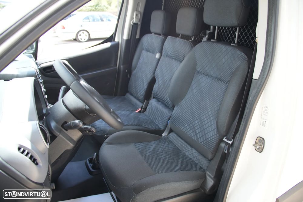Peugeot Partner 1.6HDI 3Lugares - 9