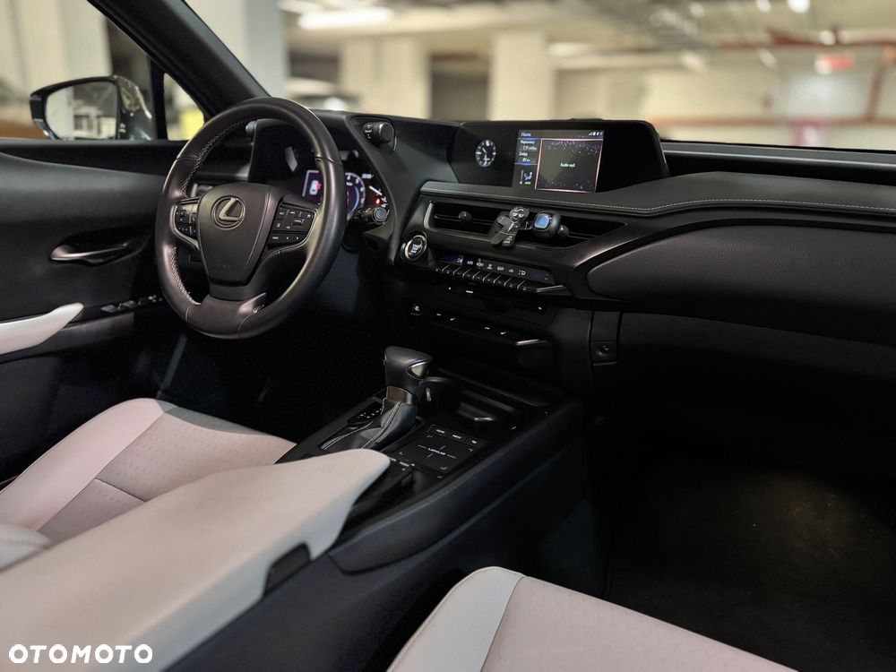 Lexus UX - 14