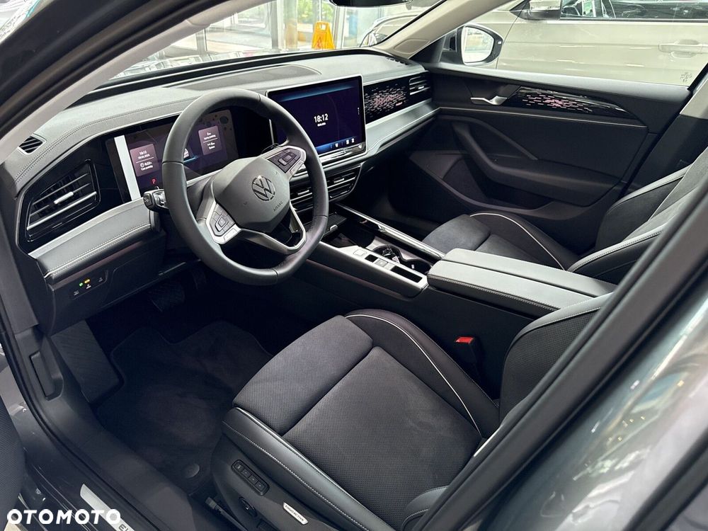 Volkswagen Passat Variant 2.0 TDI EVO Elegance DSG - 10