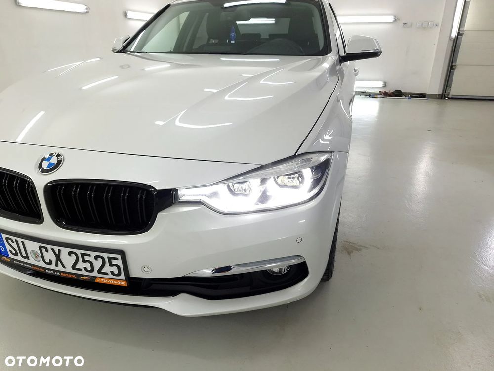 BMW Seria 3 320i Luxury Line - 34