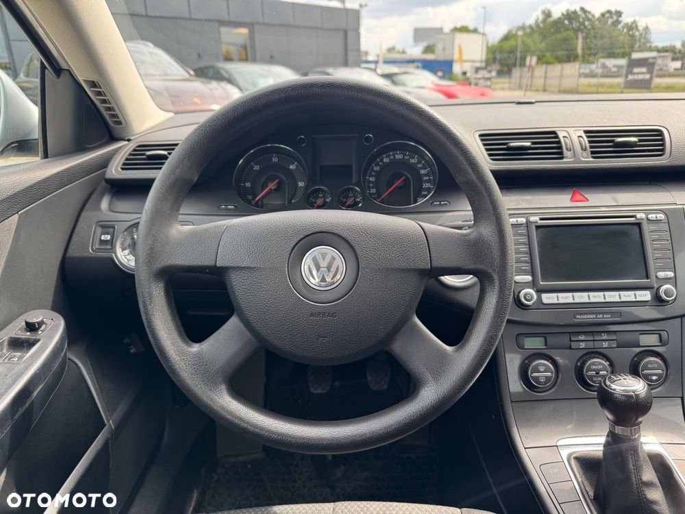 Volkswagen Passat - 14