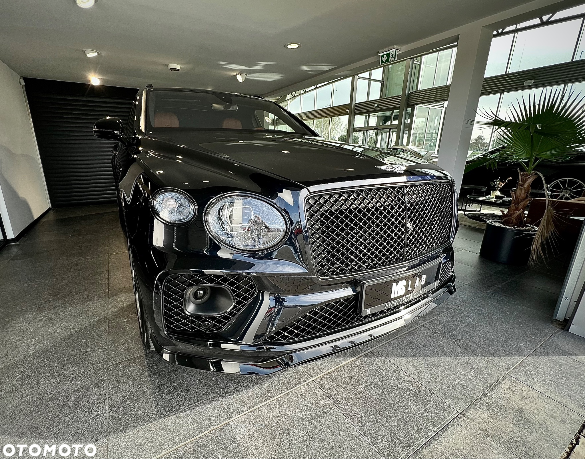 Bentley Bentayga - 2