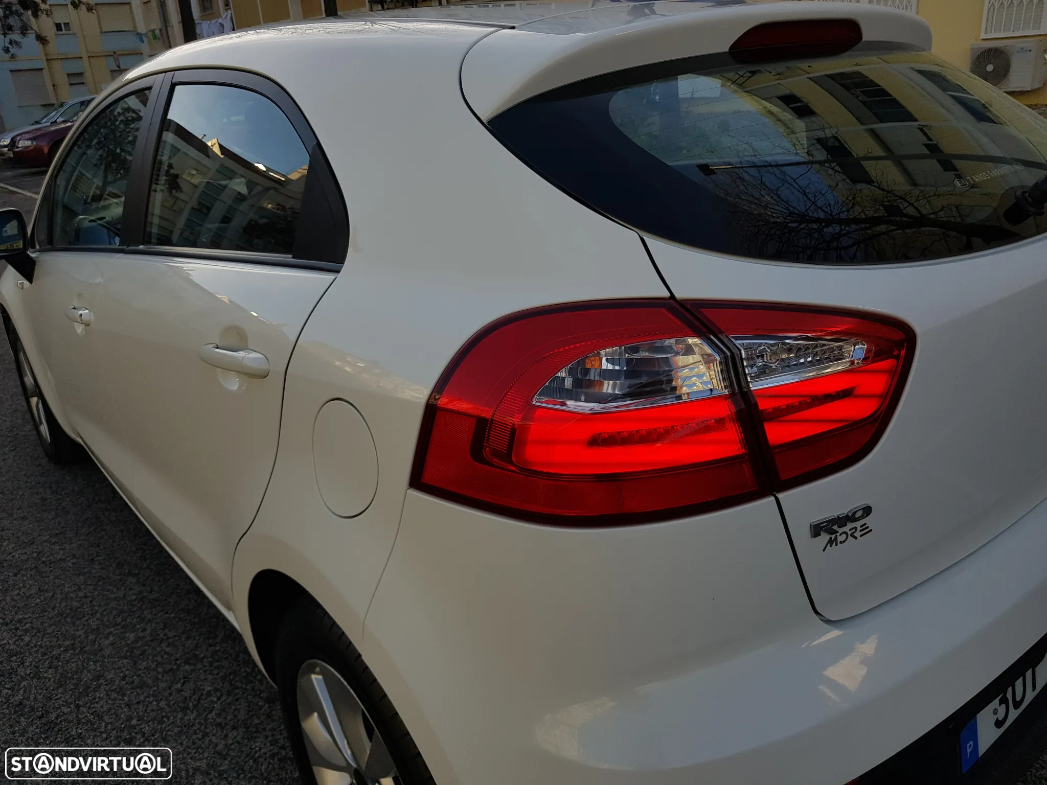 Kia Rio 1.1 CRDi TX ISG - 11