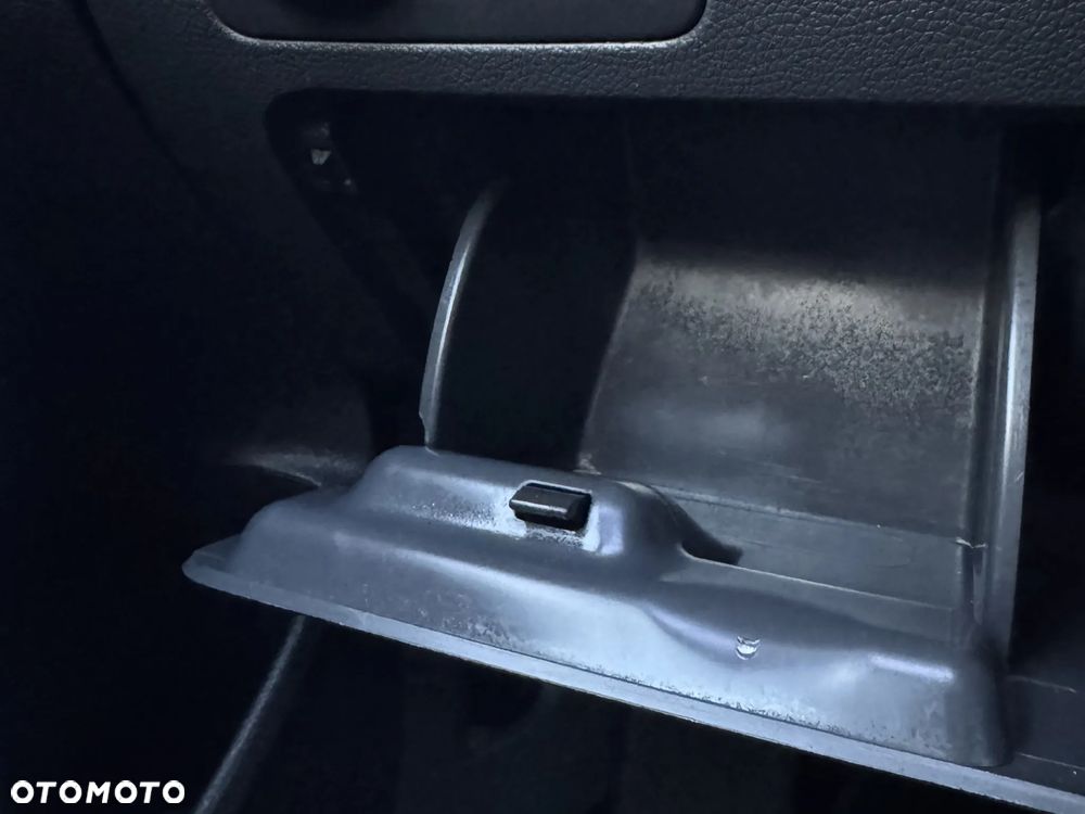 Volkswagen Golf - 24