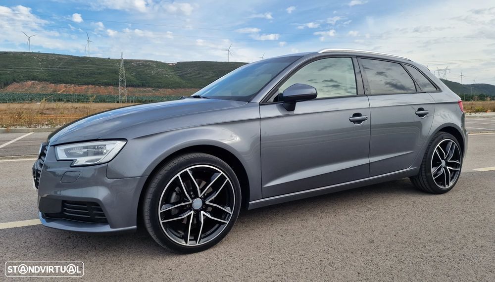 Audi A3 Sportback 1.6 TDI B.Line Attraction - 2