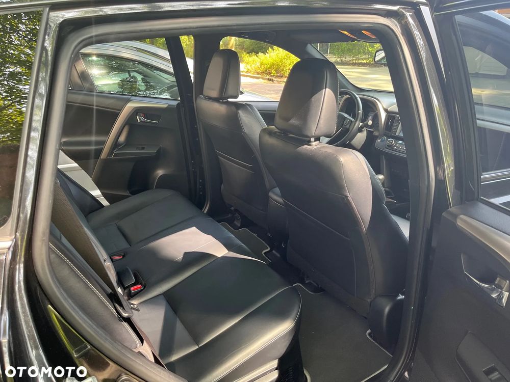 Toyota RAV4 Hybrid Platinum 4x4 - 11