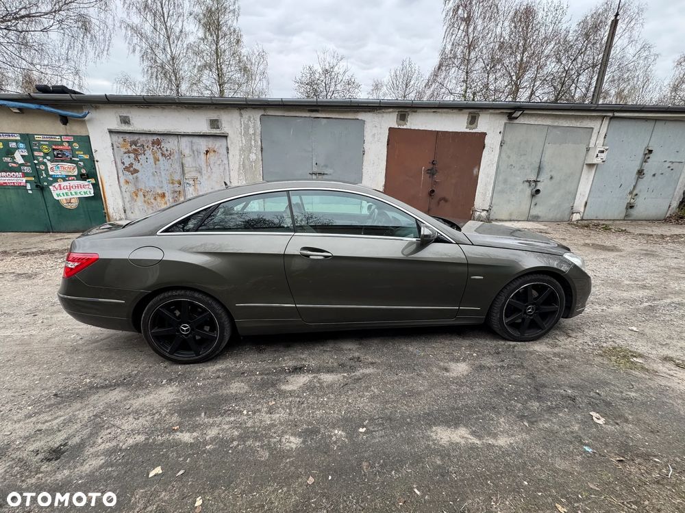 Mercedes-Benz Klasa E 350 CDI DPF BlueEFFICIENCY 7G-TRONIC Elegance - 4
