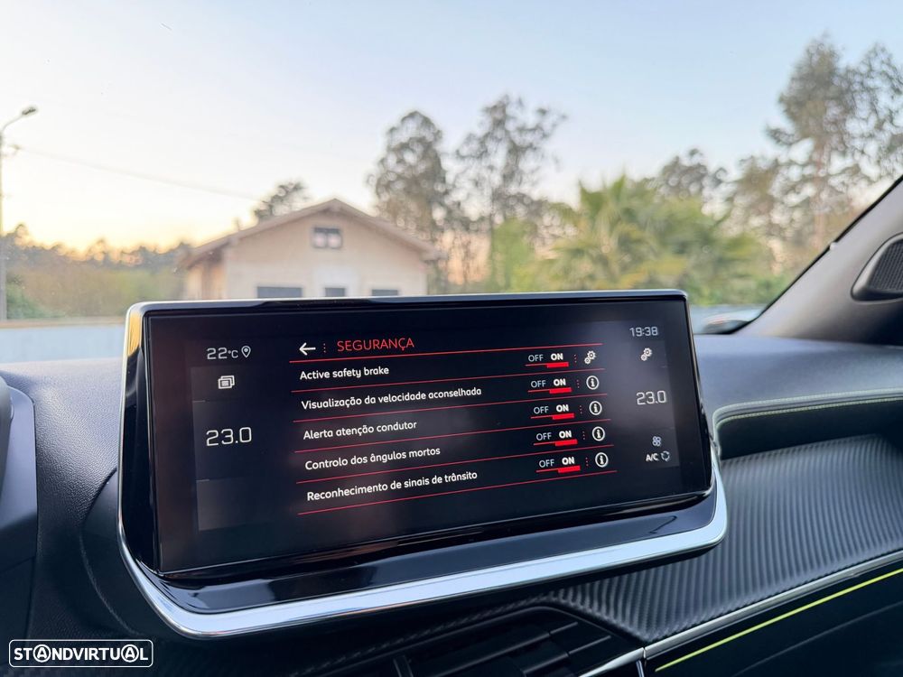 Peugeot 2008 1.2 PureTech GT Line - 10