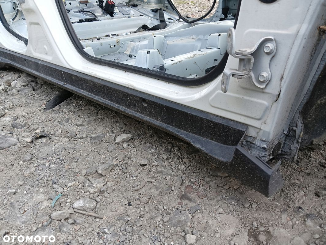 PRÓG PRAWY SŁUPEK ŚRODKOWY TOYOTA C-HR (2016-) KOLOR 2NA - 5