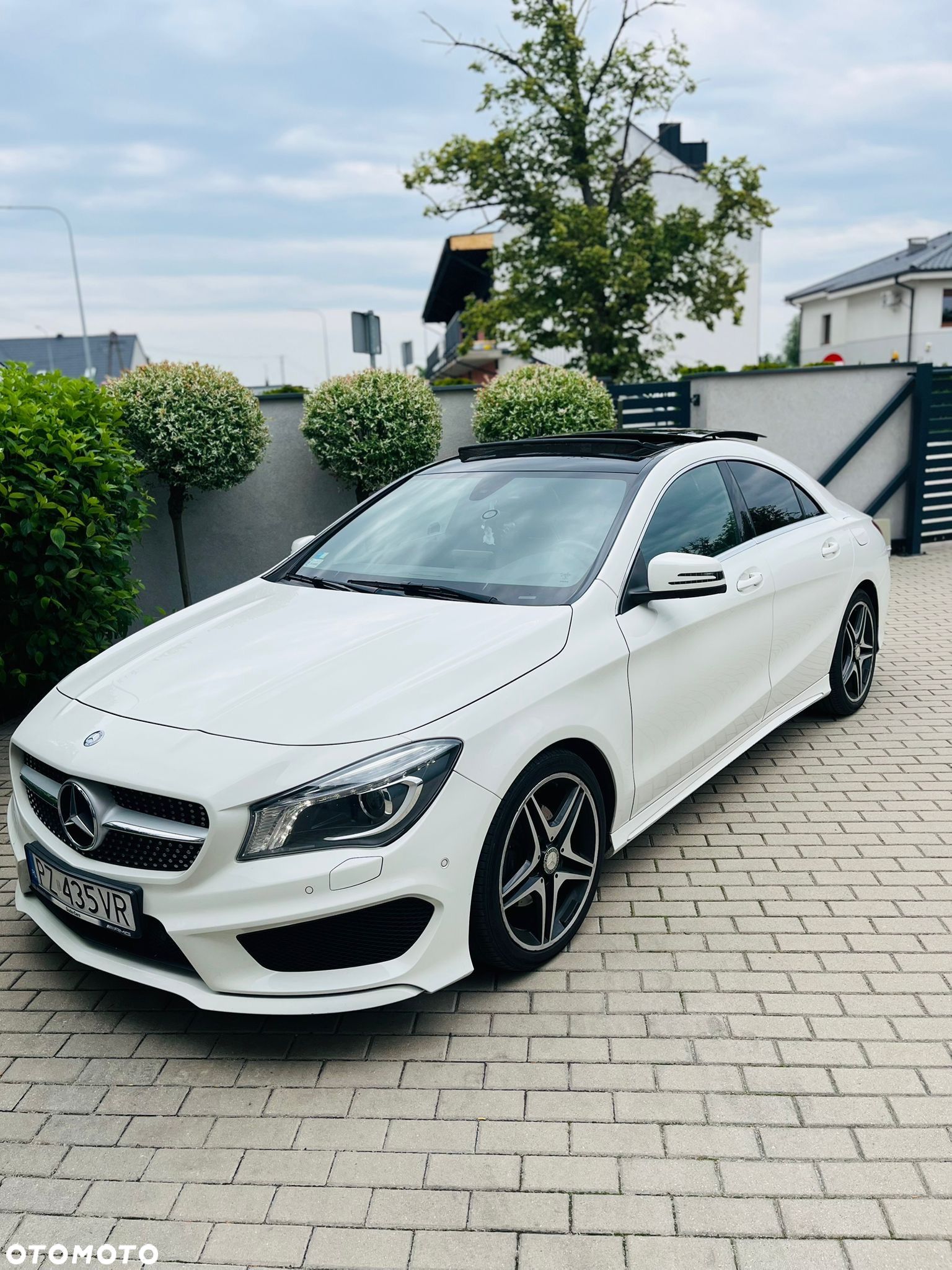 Mercedes-Benz CLA 180 7G-DCT AMG Line - 1