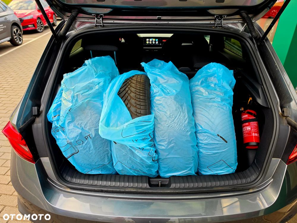 Skoda Fabia 1.0 TSI Monte Carlo - 12