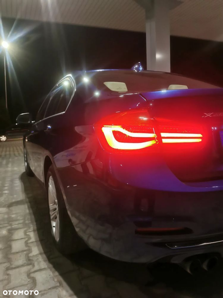 BMW Seria 3 330i xDrive Luxury Line - 9