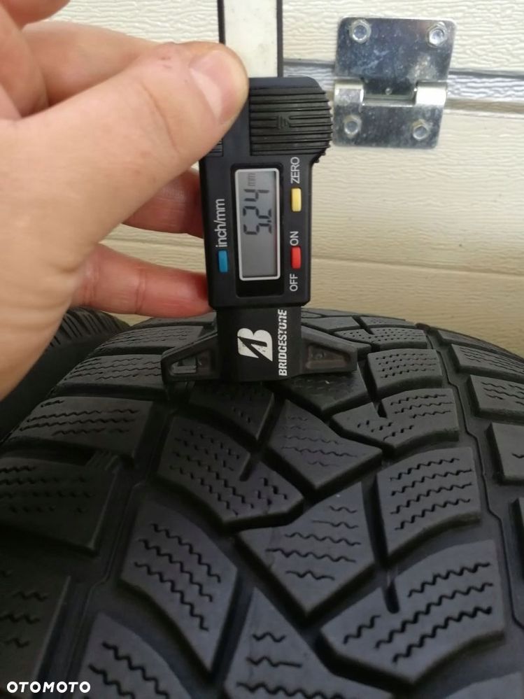 Opony zimowe 215/65 R 16 Dunlop Winter Sport 5 - 3