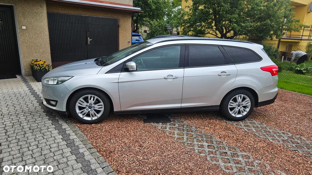 Ford Focus 1.0 EcoBoost Titanium - 4