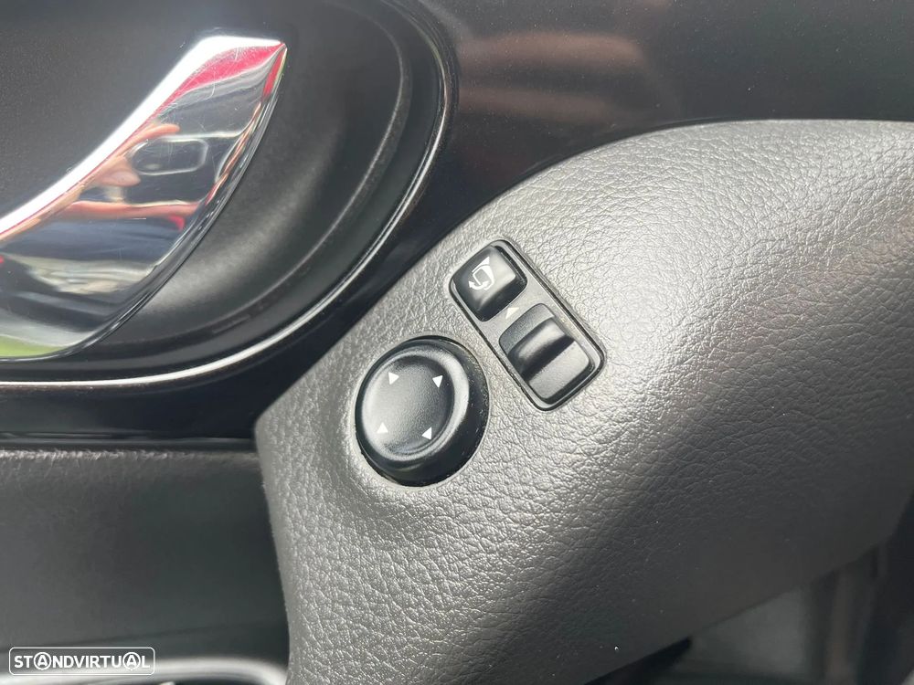 Nissan Qashqai 1.6 dCi Xtronic ACENTA - 19