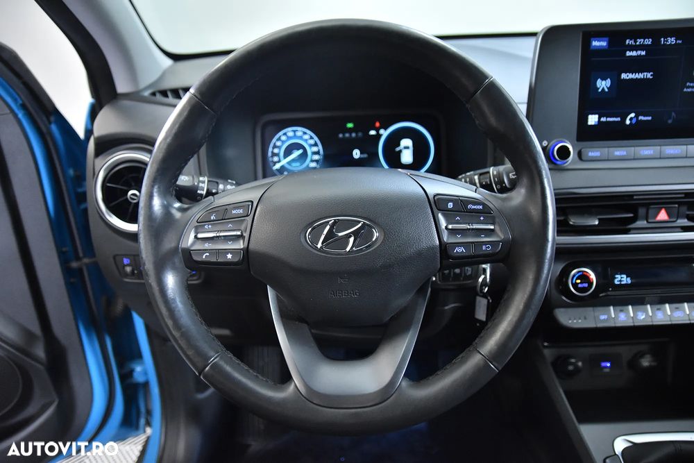 Hyundai KONA - 16