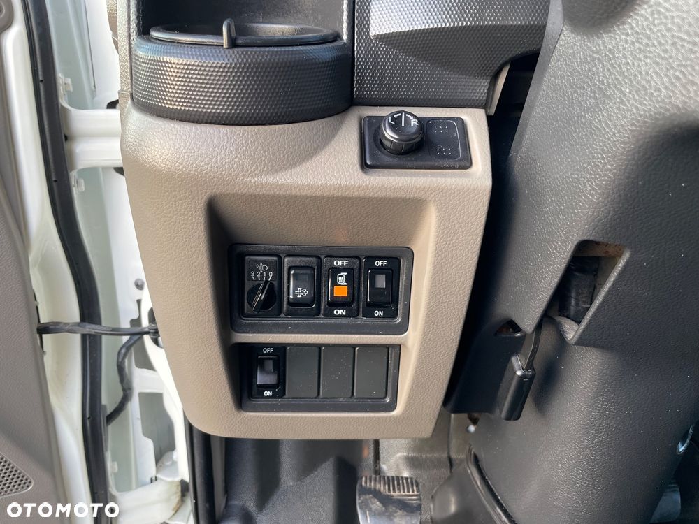 Nissan Cabstar NT400 - 17