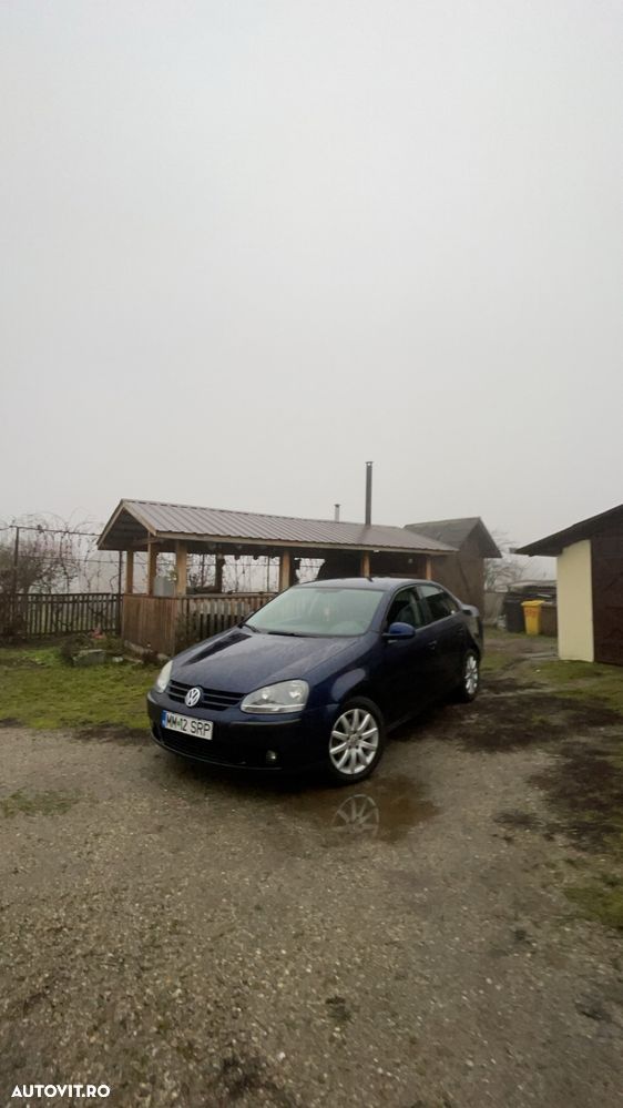 Volkswagen Jetta 1.6 Comfortline - 14