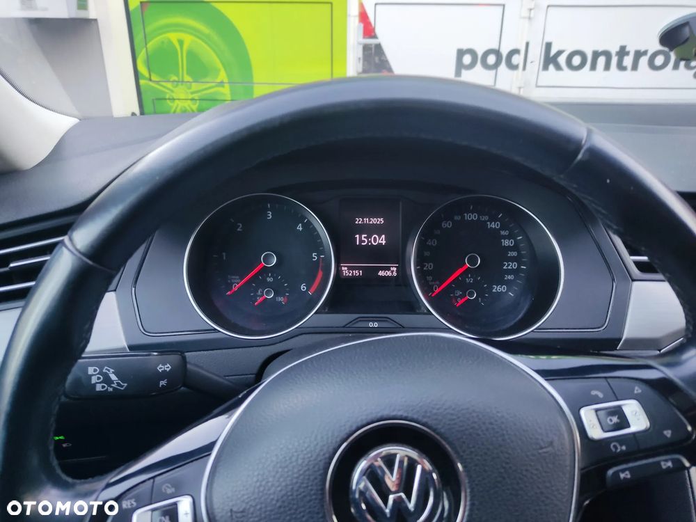 Volkswagen Passat 2.0 TDI BMT Trendline - 9