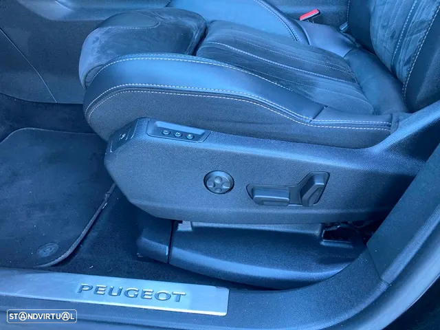 Peugeot 3008 1.6 Hybrid4 GT e-EAT8 - 40
