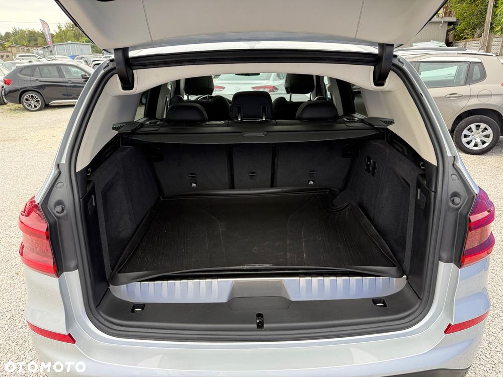 BMW X3 xDrive30e - 32