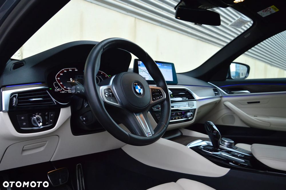 BMW Seria 5 520d xDrive Sport - 13
