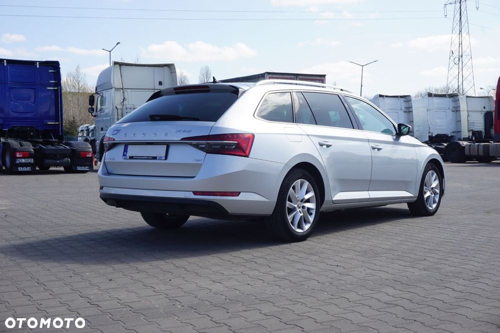 Skoda Superb 2.0 TDI SCR 4x4 Ambition DSG - 4