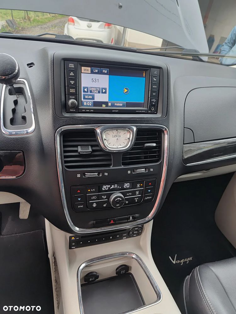 Lancia Voyager 2.8CRD Platinum - 30