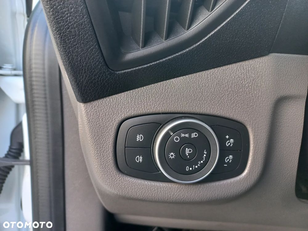 Ford Transit Connect - 14