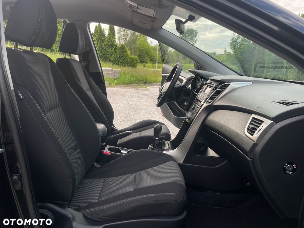 Hyundai i30 blue 1.6 CRDi Style - 16