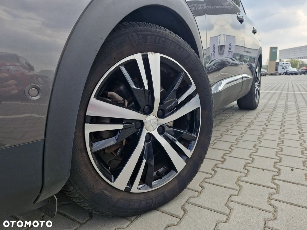 Peugeot 3008 Hybrid4 300 e-EAT8 GT - 32