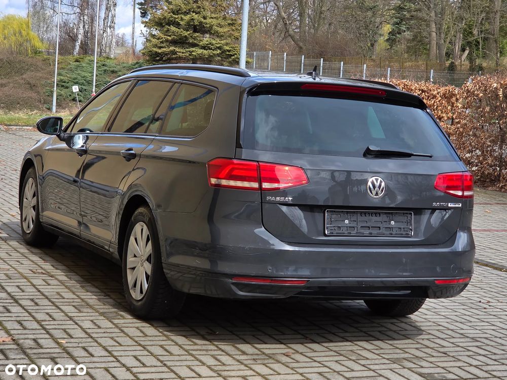 Volkswagen Passat 2.0 TDI (BlueMotion Technology) Trendline - 5