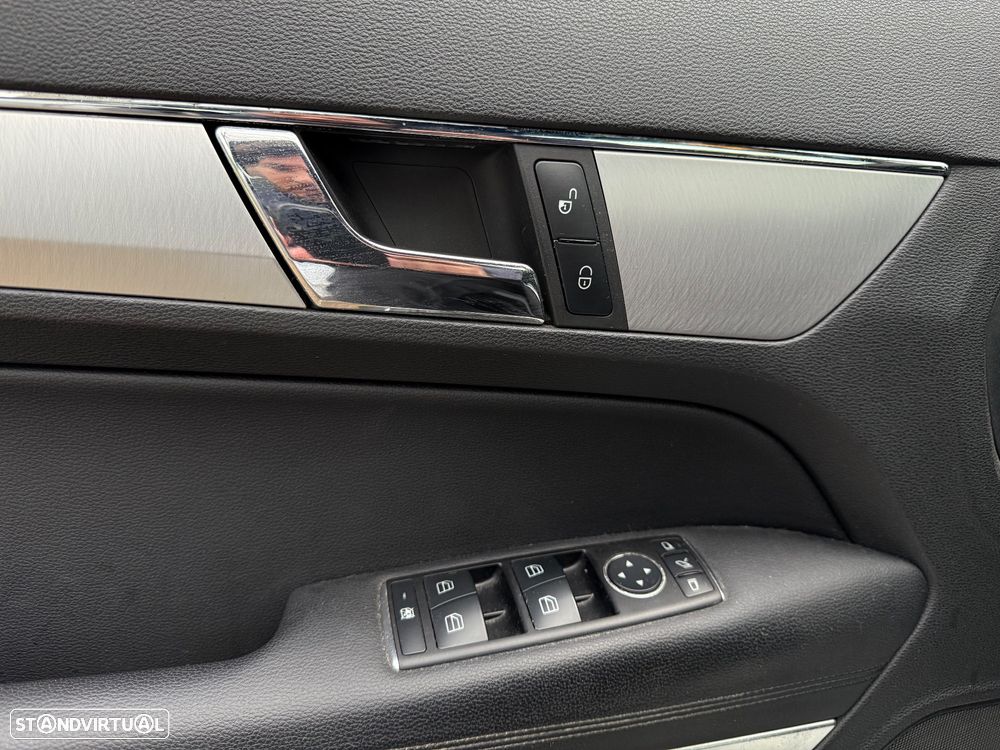Mercedes-Benz E 220 CDI Avantgarde BlueEfficiency - 21