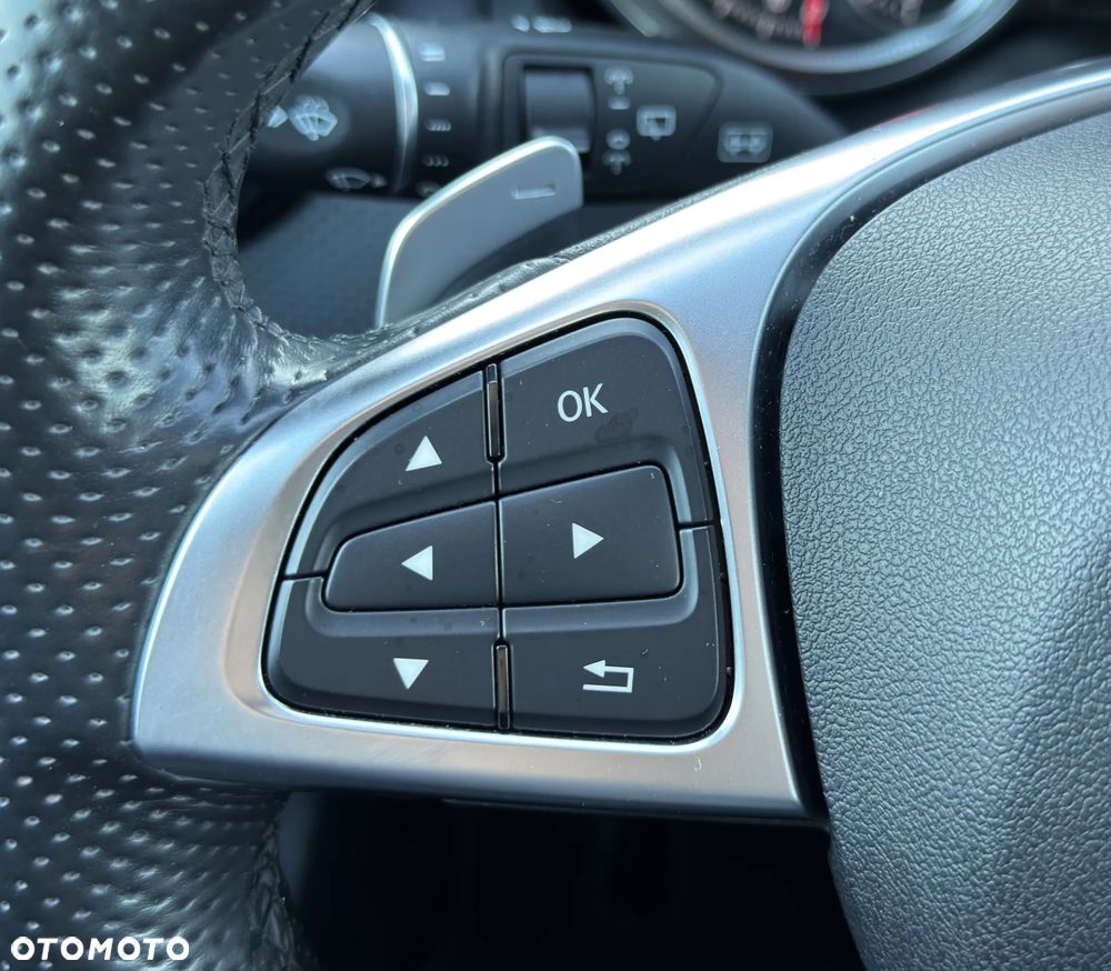 Mercedes-Benz Klasa A 250 4Matic 7G-DCT AMG Line - 19