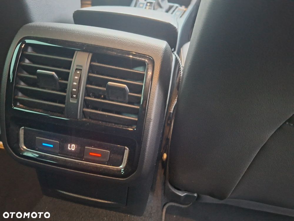 Volkswagen Passat 2.0 TDI EVO Elegance DSG - 18