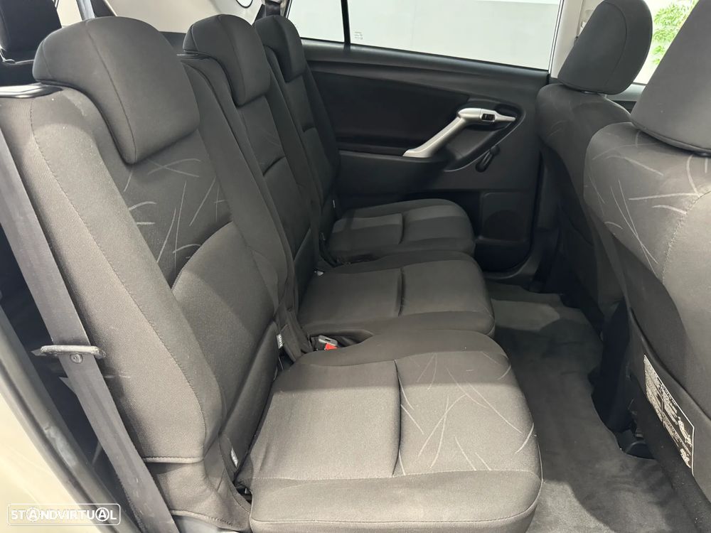 Toyota Verso 2.0 D-4D Executive - 24