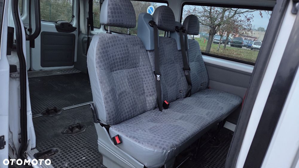 Ford Transit - 12